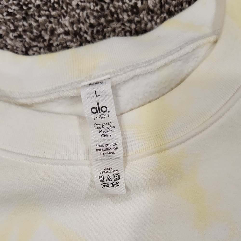 ALO Yoga Cream and Yellow Crop Top - Picture 2 of 6